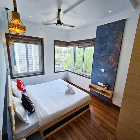 Premium Chalet Lonavala Eksteriør billede