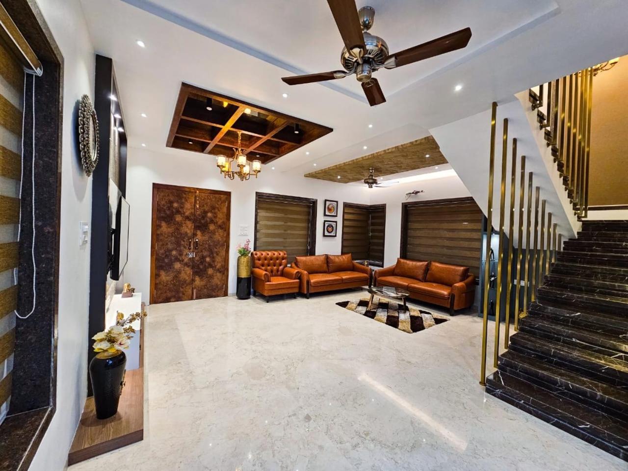 Premium Chalet Lonavala Eksteriør billede