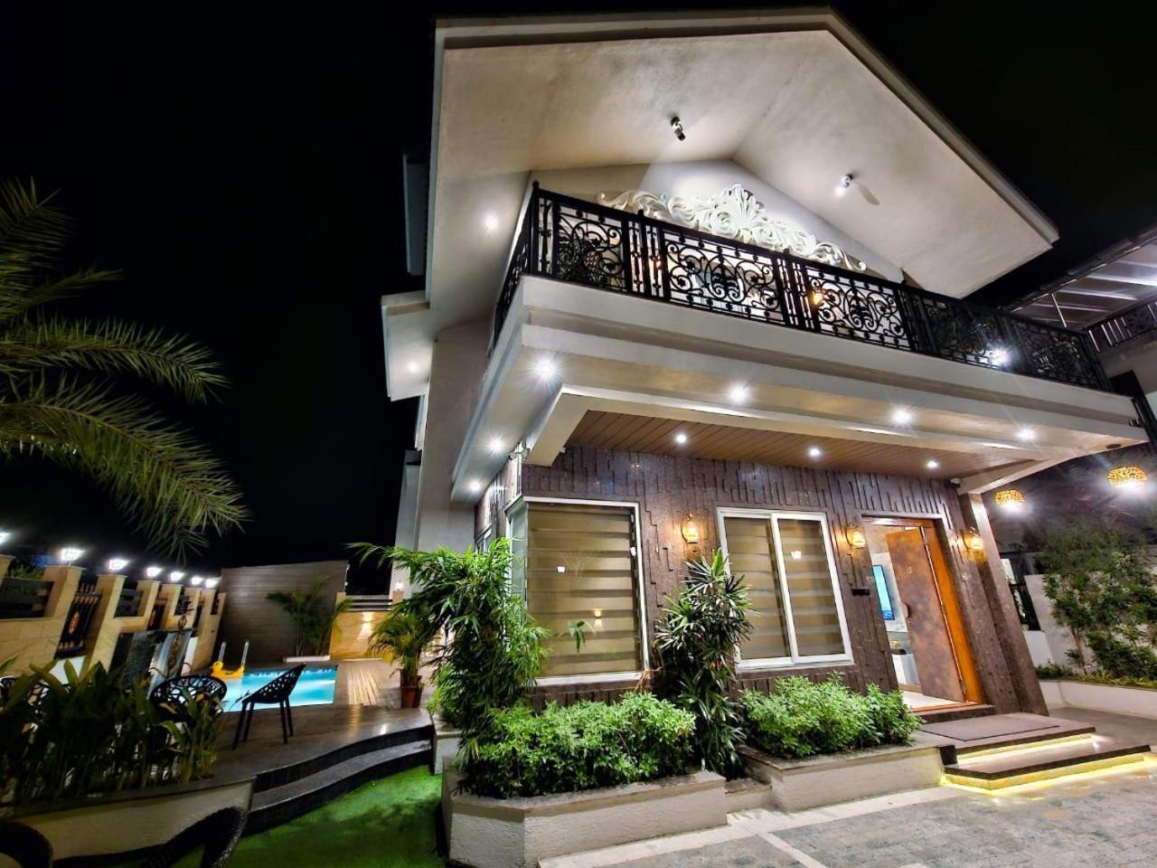 Premium Chalet Lonavala Eksteriør billede