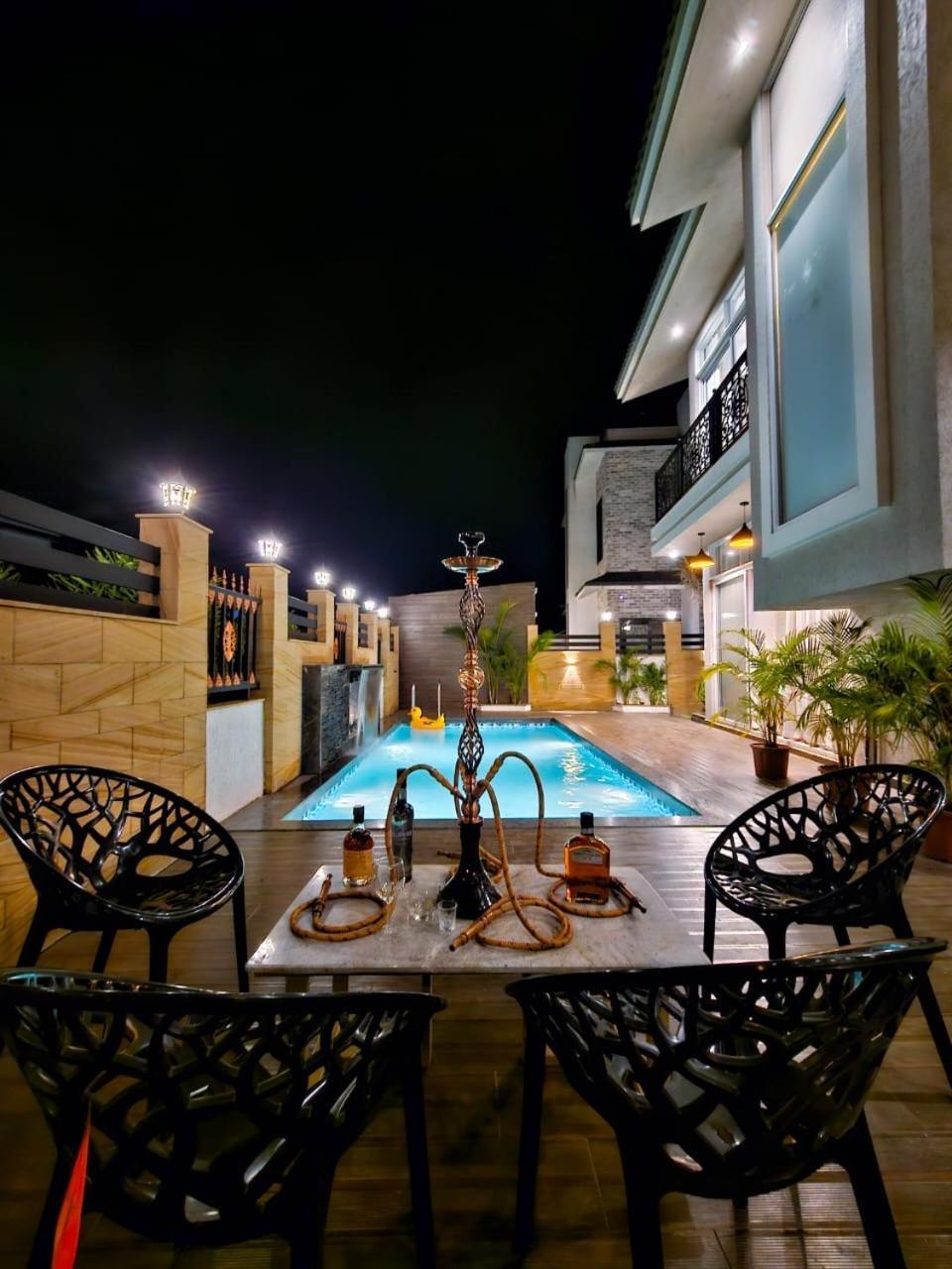Premium Chalet Lonavala Eksteriør billede